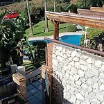 Palmeras House, 10min Walk Ferienhaus Benalmádena