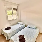 Palmeras House, 10min Walk Ferienhaus Benalmádena