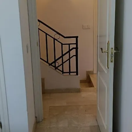 Palmeras House, 10min Walk Benalmádena