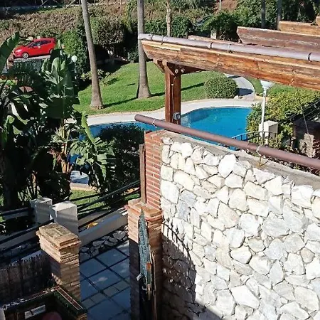 Palmeras House, 10min Walk Feriehus Benalmádena