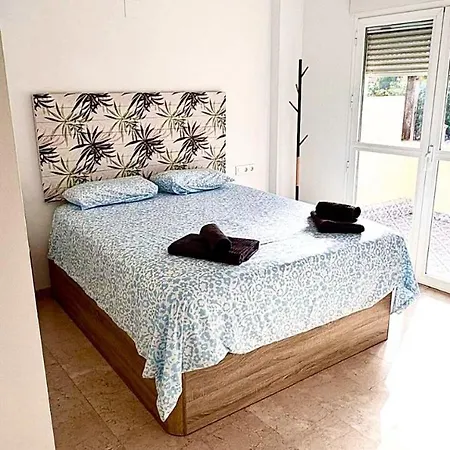Palmeras House, 10min Walk Benalmádena